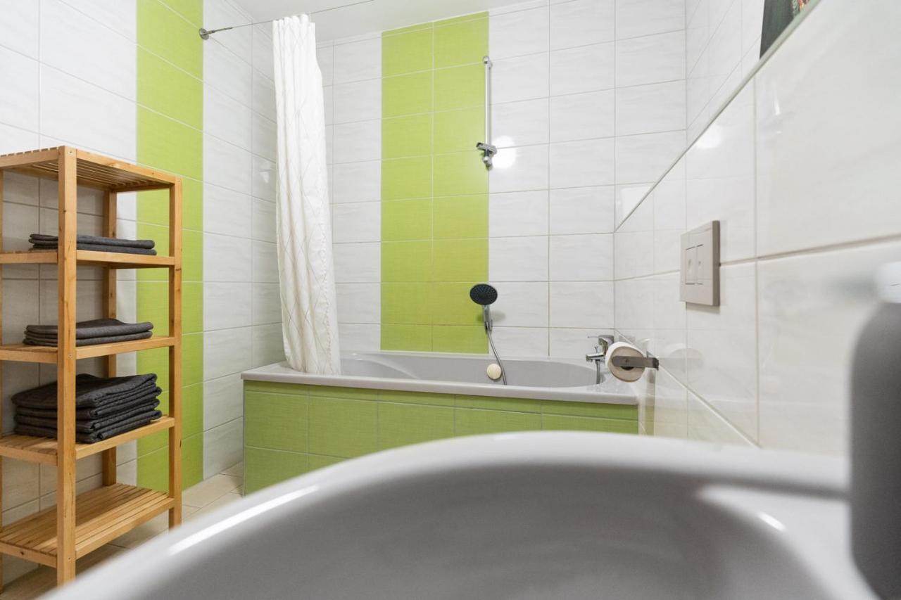 230 M2 Loft Mit Eigenem Wintergarten Mit Tischtennis & Dart, Kostenloser Parkplatz Erfurt Extérieur photo